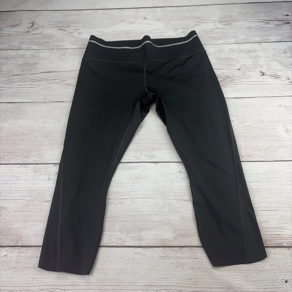 Athleta Women's M Legging Gray Crop Reflective Activewear Yoga Pants Atheleisure